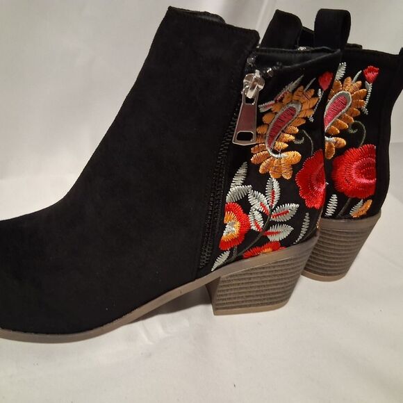 Floral Embroidered Black Ankle Boots Swade Size 8 - Picture 6 of 7